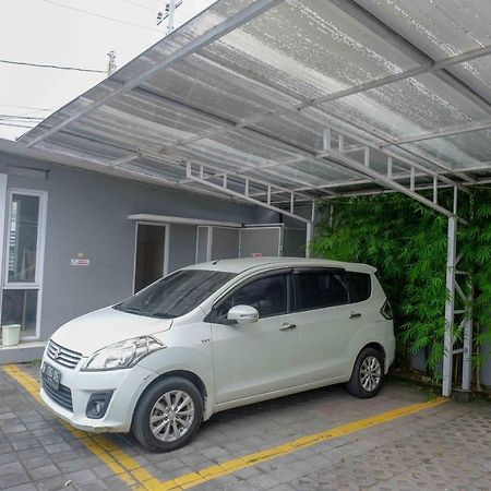 Sans Hotel Absari Yogyakarta Jarakan Bagian luar foto