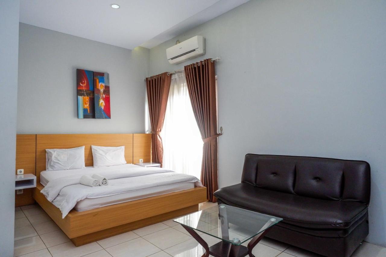 Sans Hotel Absari Yogyakarta Jarakan Bagian luar foto