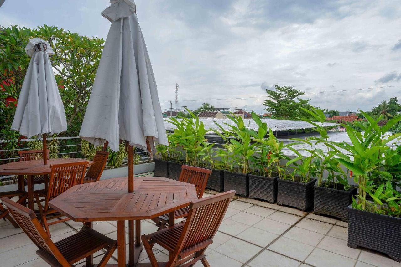 Sans Hotel Absari Yogyakarta Jarakan Bagian luar foto