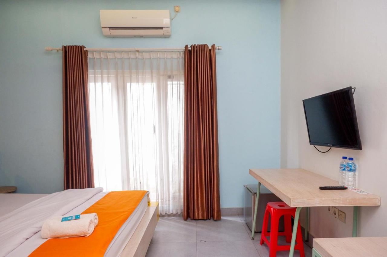 Sans Hotel Absari Yogyakarta Jarakan Bagian luar foto